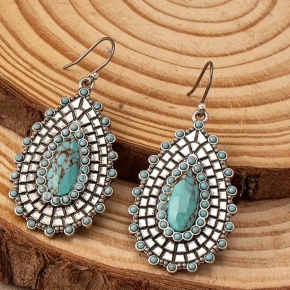 Silver plated tear drop earrings - Turquoise stones & resin - western boho - Picture 3 of 4